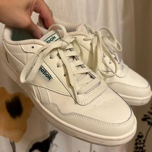 WORN ONCE - Reebok classics